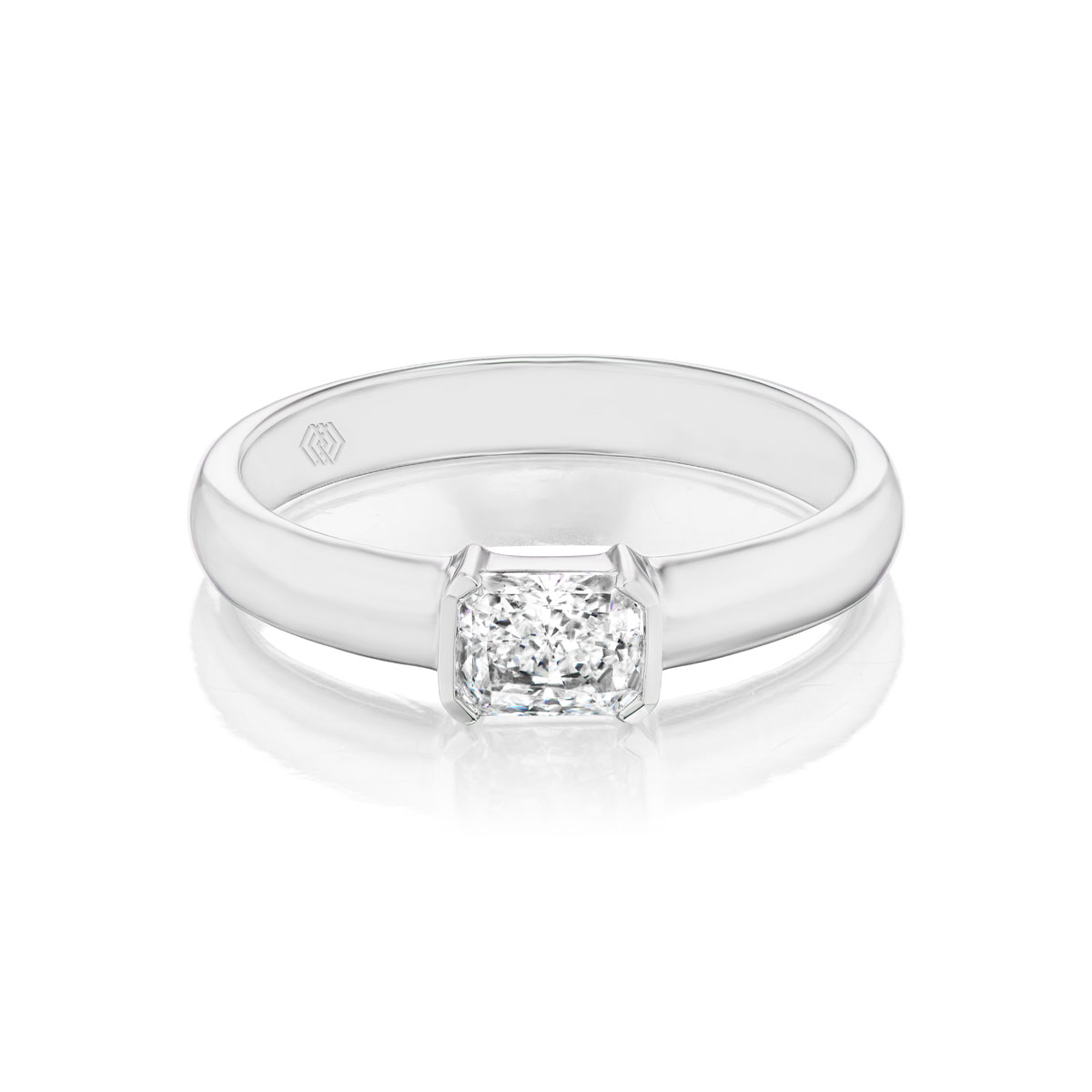 Semi-bezel Radiant Cut Ring