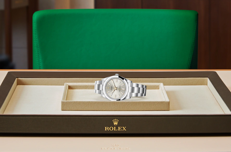 Rolex Oyster Perpetual in Oystersteel, m124300-0001